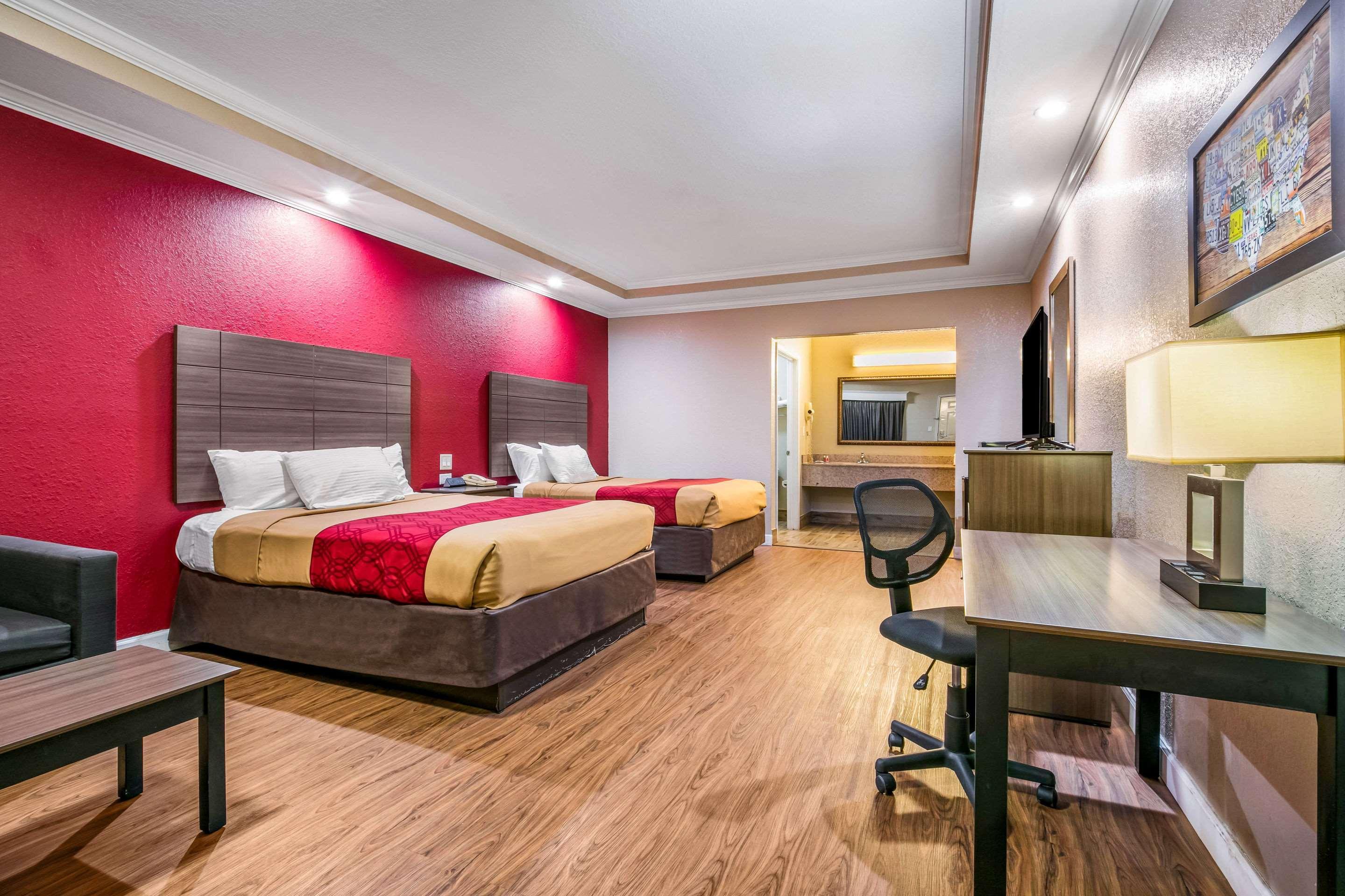 Econo Lodge Inn & Suites Хорн Лейк Екстериор снимка