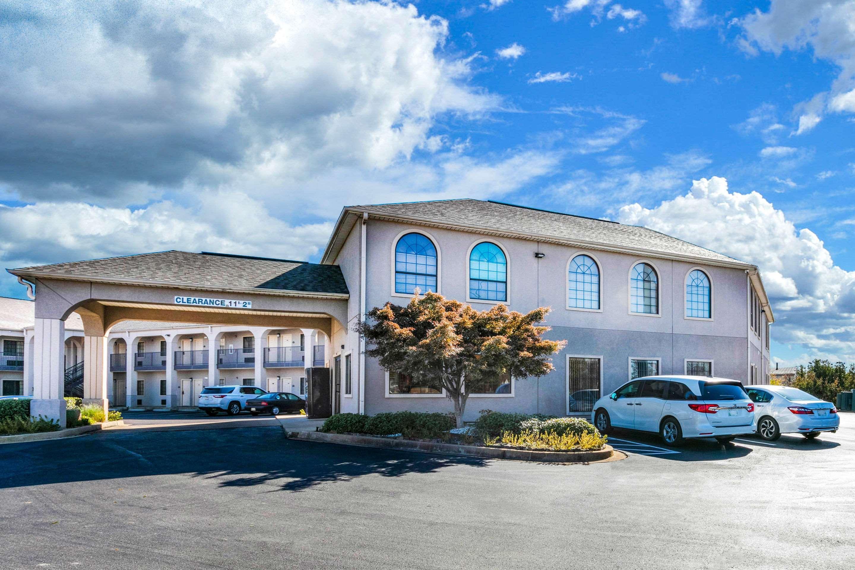Econo Lodge Inn & Suites Хорн Лейк Екстериор снимка