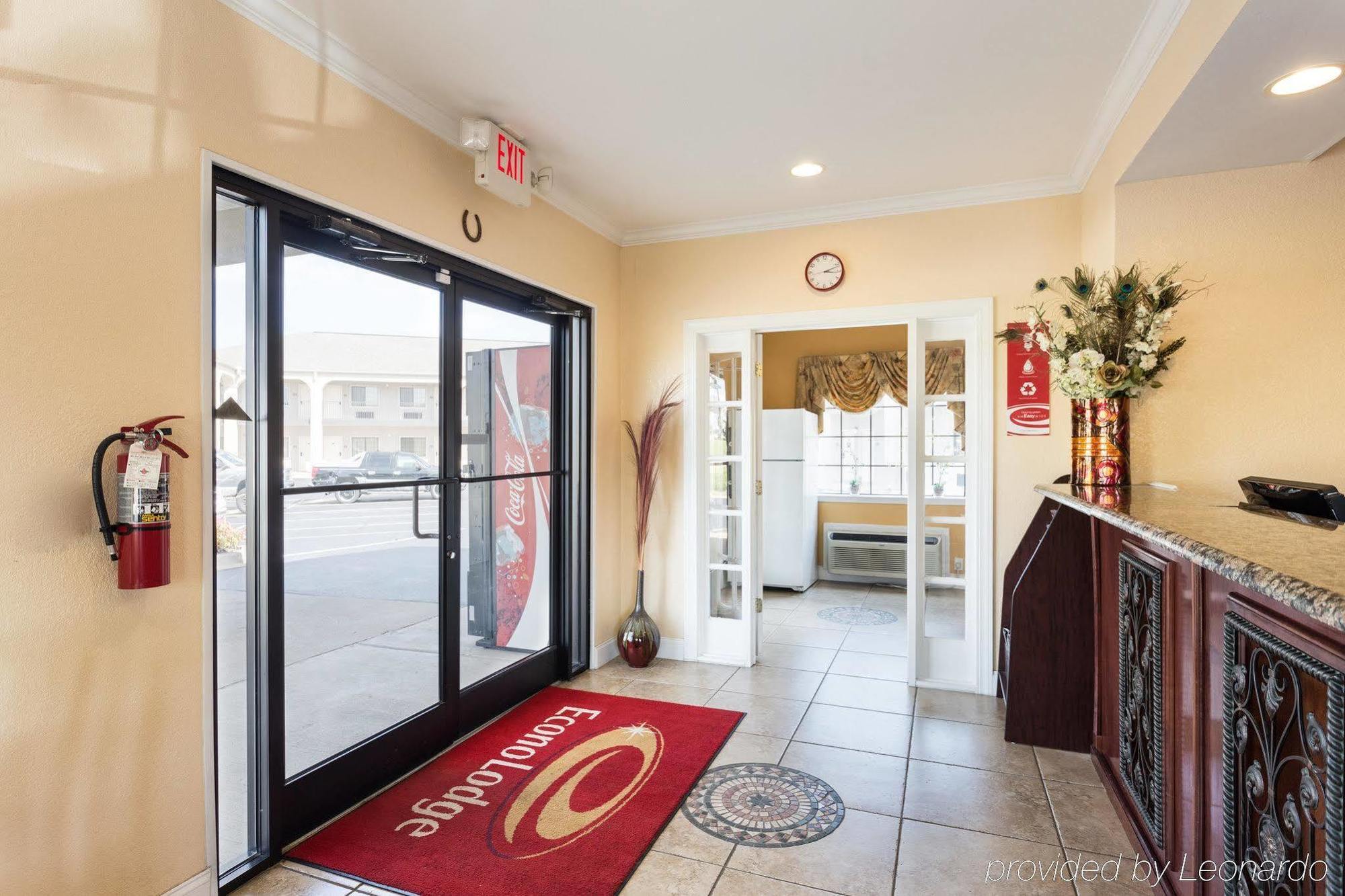 Econo Lodge Inn & Suites Хорн Лейк Екстериор снимка