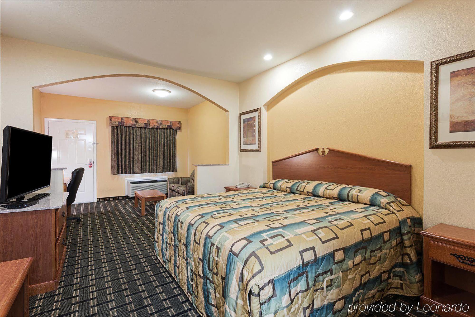 Econo Lodge Inn & Suites Хорн Лейк Екстериор снимка
