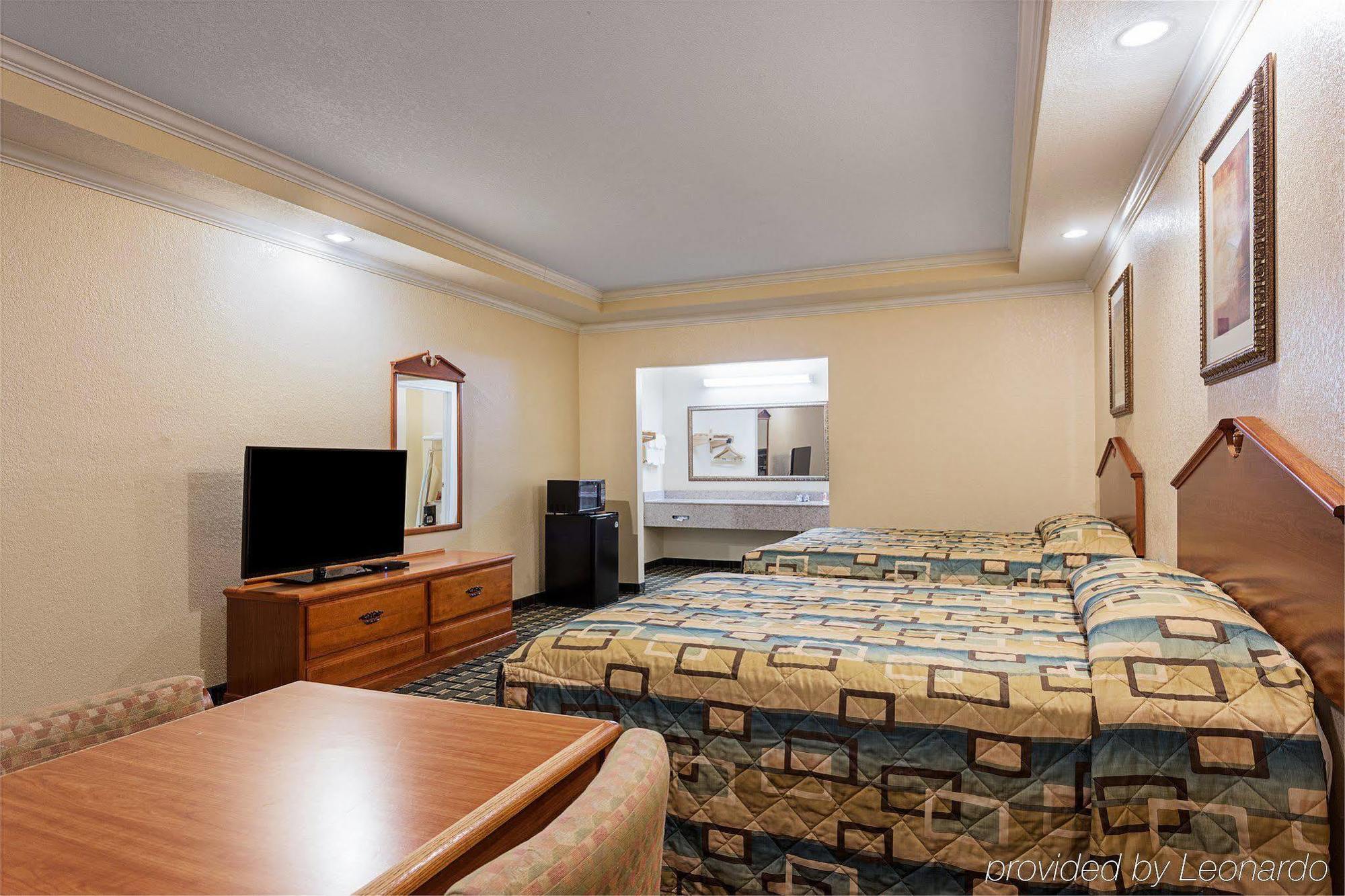 Econo Lodge Inn & Suites Хорн Лейк Екстериор снимка