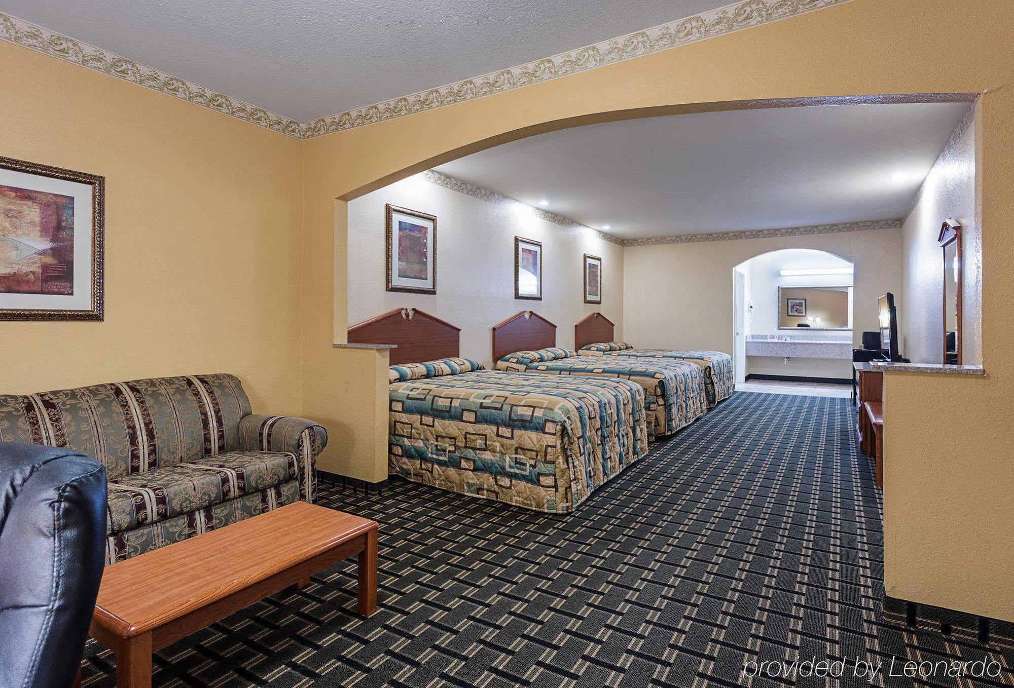 Econo Lodge Inn & Suites Хорн Лейк Екстериор снимка