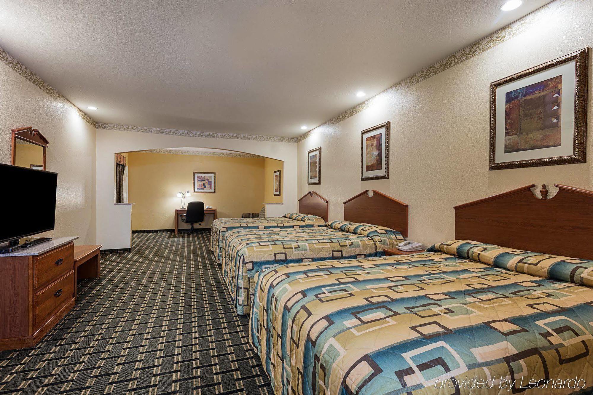 Econo Lodge Inn & Suites Хорн Лейк Екстериор снимка